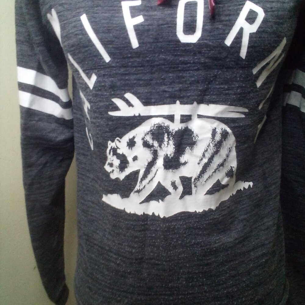 On Fire Shirt M Women Cowl Neck Long Sleeve California Bear Gray White - Picture 9 of 16